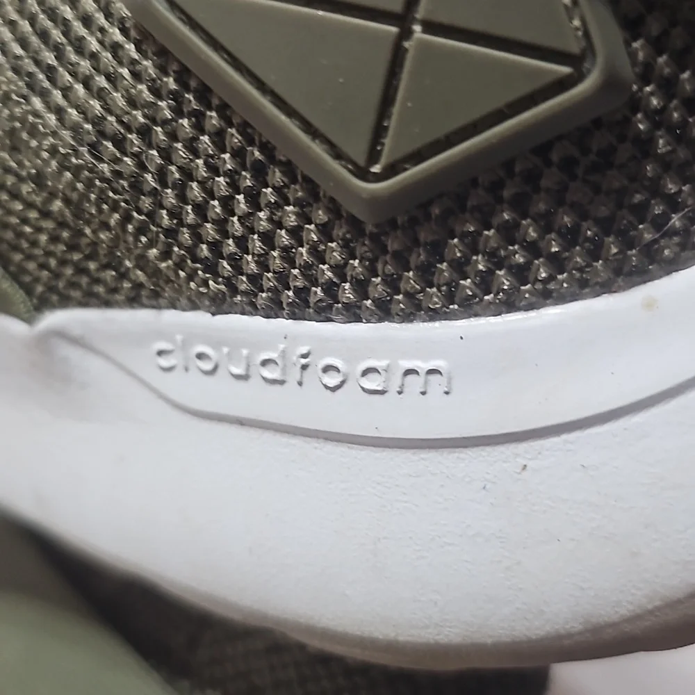Adidas Slip-ons Sneakers 👟